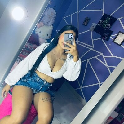 queenantonella from stripchat