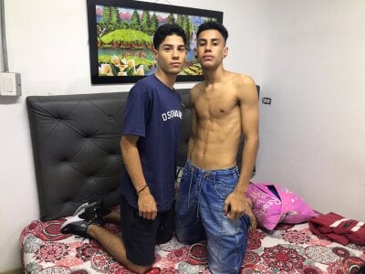 BruceAnRobin - Stripchat Blowjob Dirtytalk Doggystyle Couple 