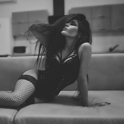 KiraVamp主播：免费直播性爱表演和聊天 | Stripchat