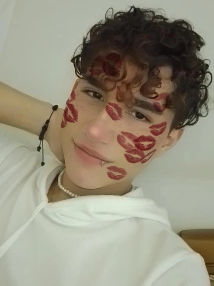 cute_ethan from stripchat