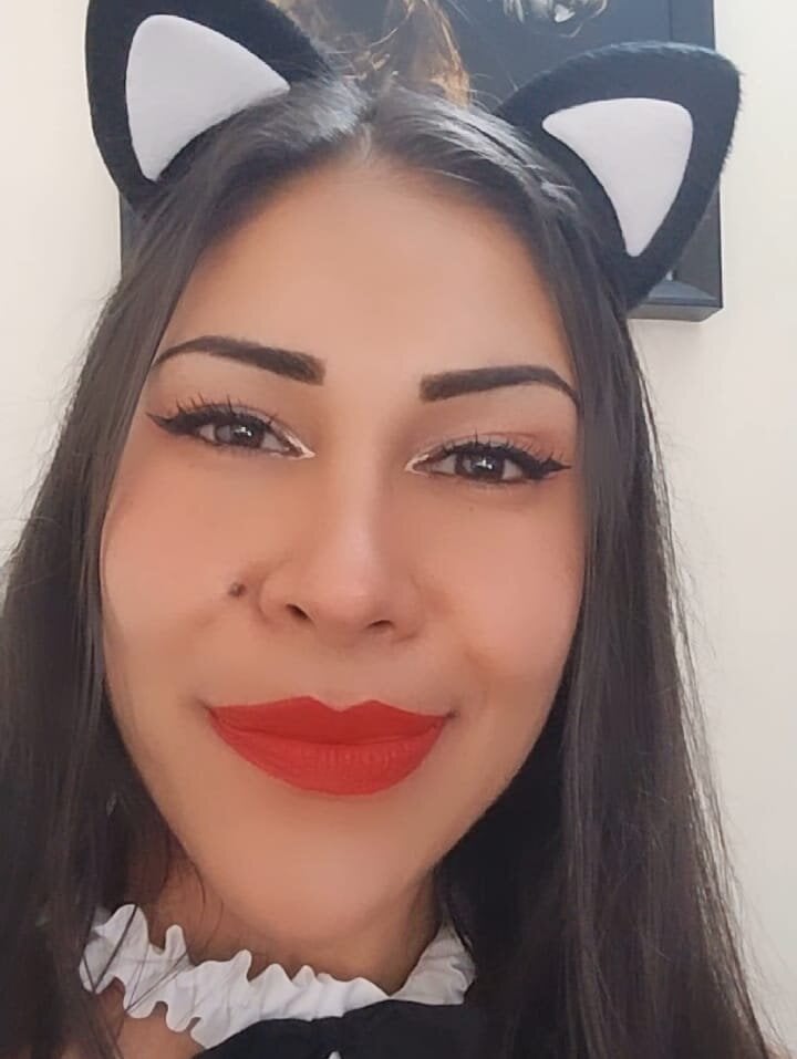 kittyholeshot87 from stripchat