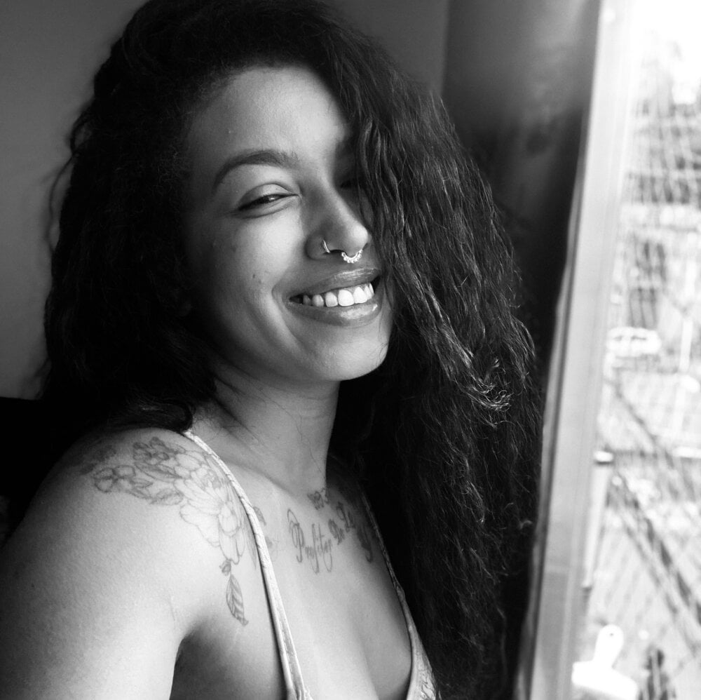 watchgirlcam.com mamysam livesex profile in bisexual cams