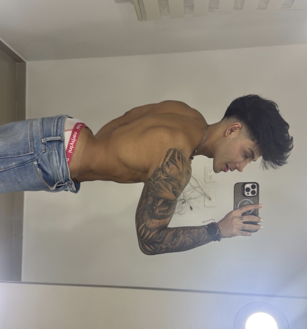 clay_castell from stripchat