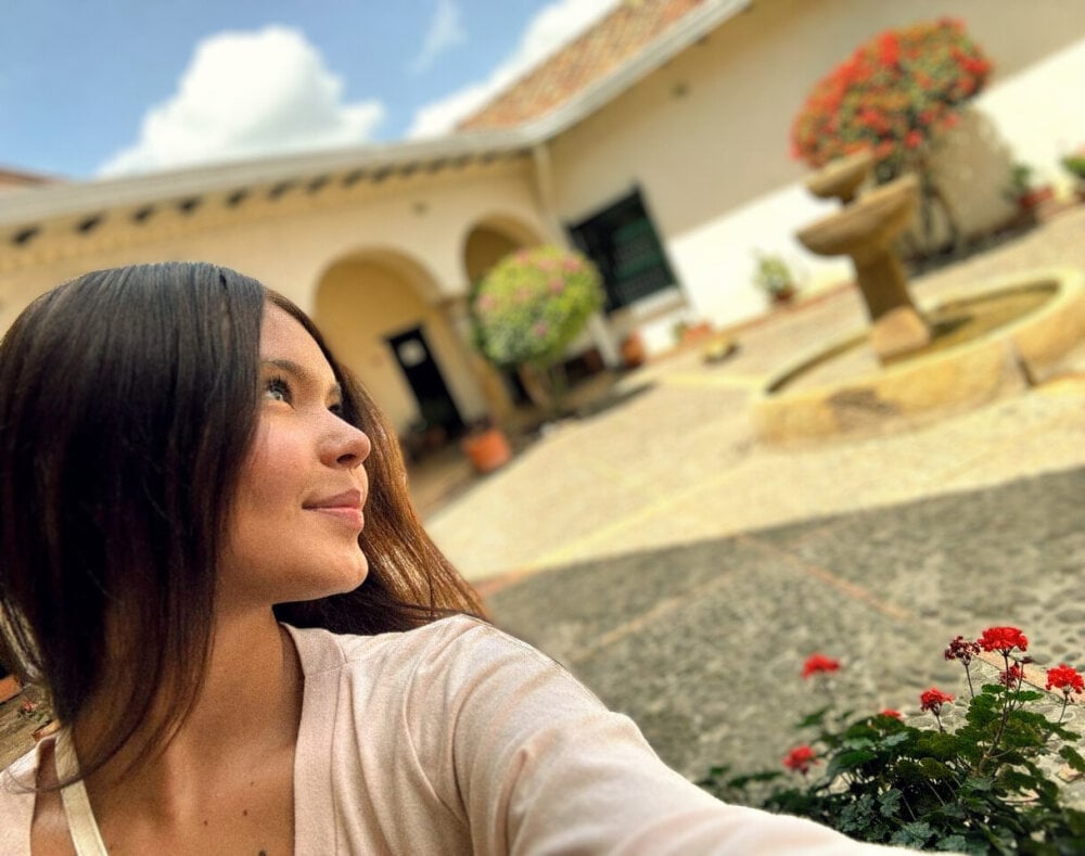 Live sex webcam photo for karla_andradee #289907088