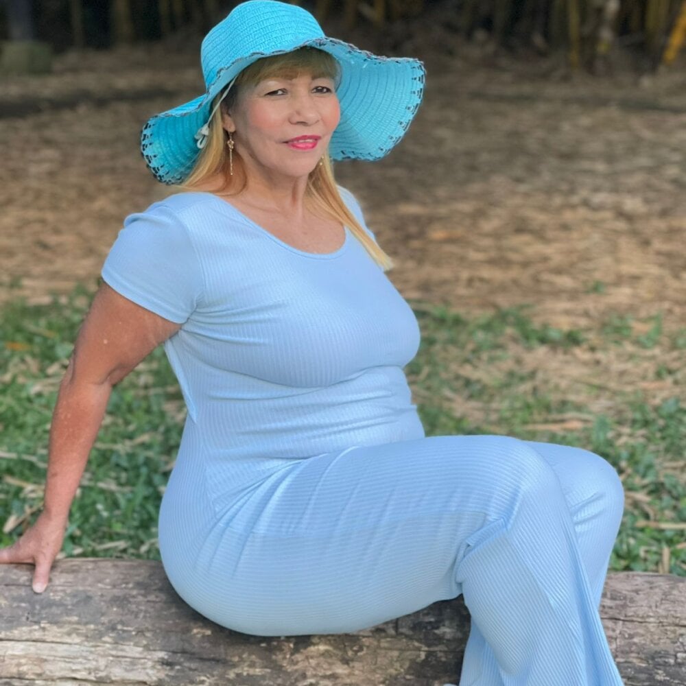 Cam girl renata_salinas_1