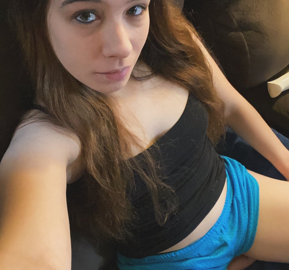 MissSunshine24's Offline Chat Room