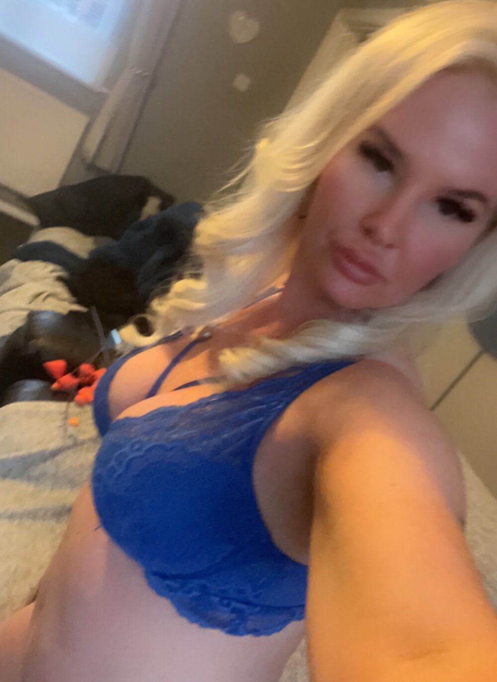 british_milf_ariana