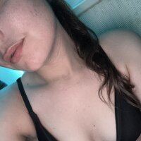 thetwogirlsss' Offline Chat Room