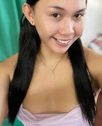 Treatmelikeababe18's webcam live show