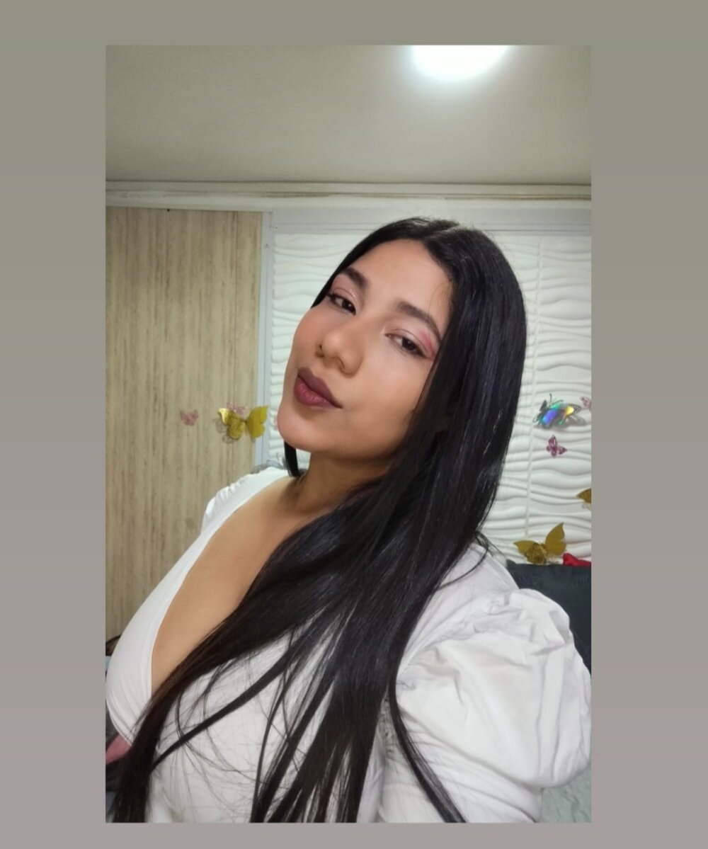 Live sex webcam photo for chantalbh #289980393