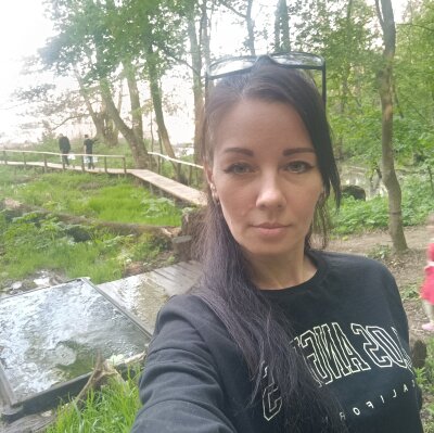 Adeline3302 on StripChat