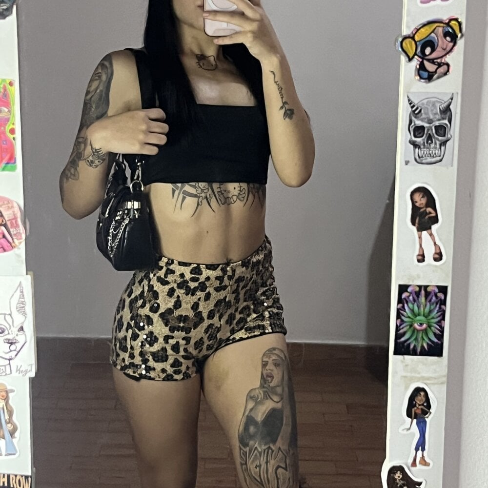 kitty_kiim from stripchat