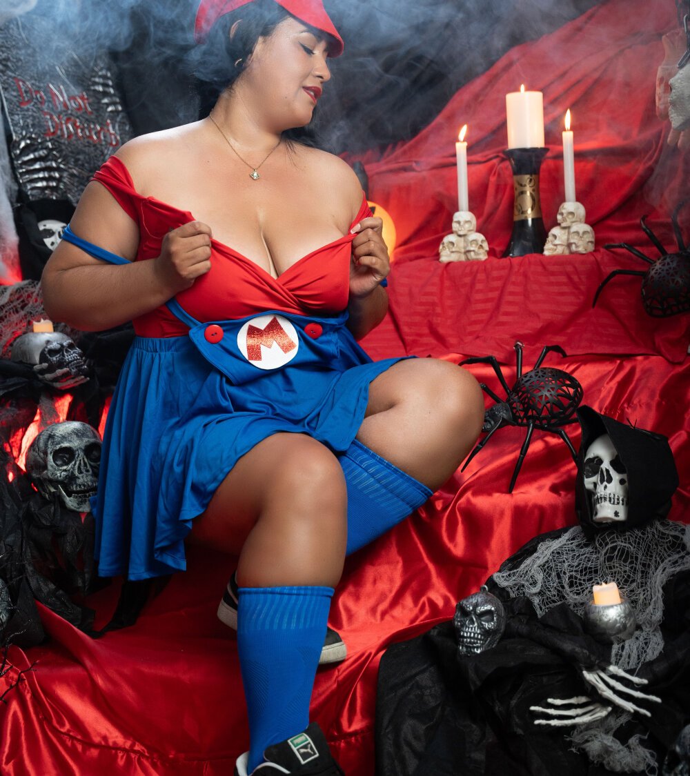 amateursex-livecam.com elenamilf livesex profile in brown-eyes cams