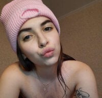 Little_milady77's Offline Chat Room