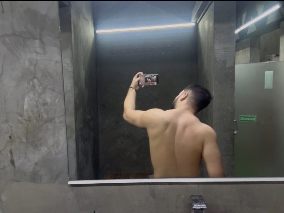 alejocoleman from stripchat