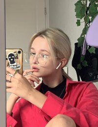 Holly_Woodd's Offline XXX Chat