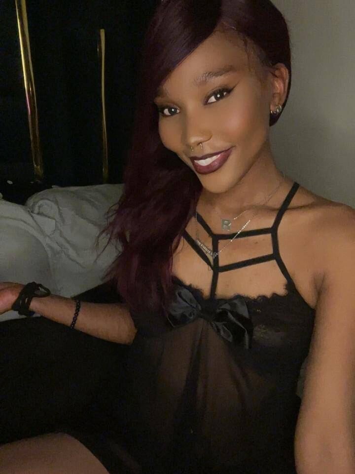 watchgirlcam.com sexxybrownsugax livesex profile in magic-hut-in-forest cams