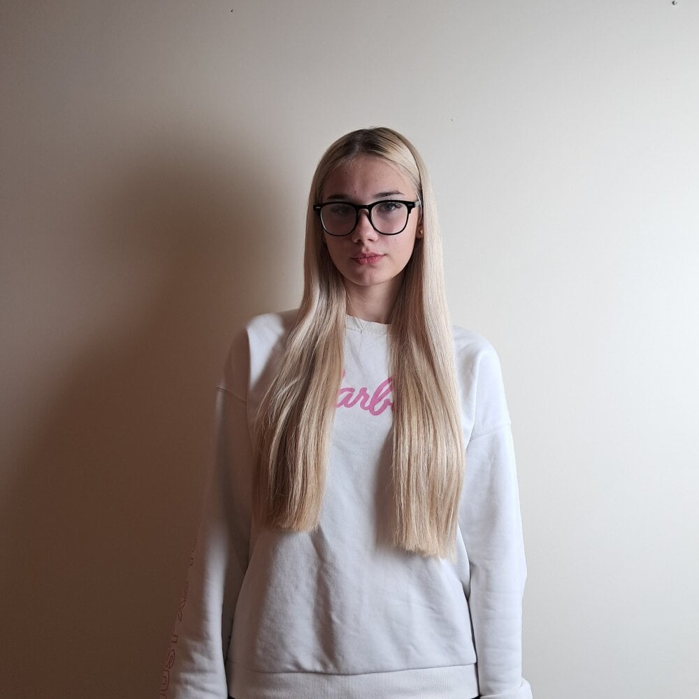 onaircams.com melinaloht livesex profile in bisexual cams