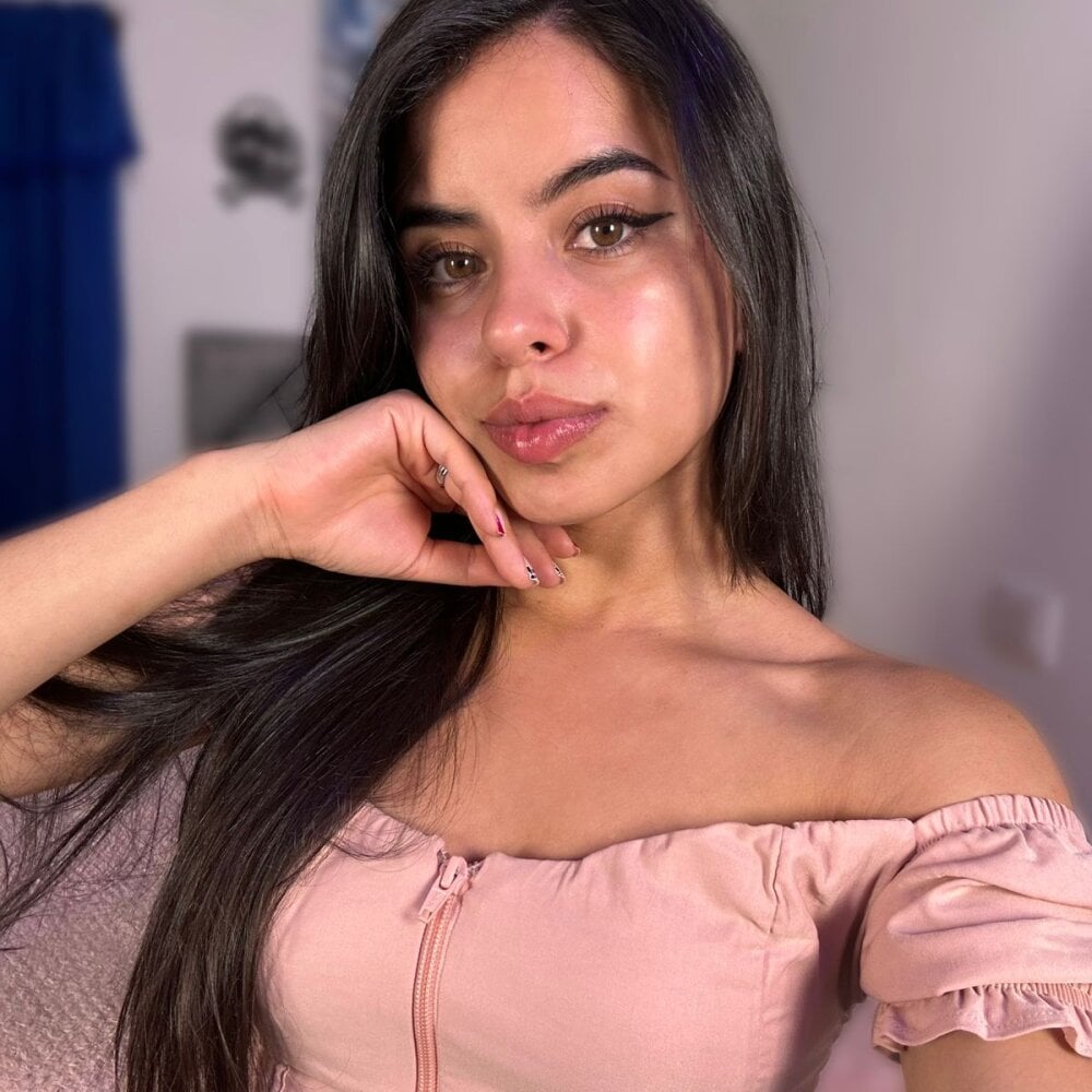 stripchat melani_bear webcam profile pic via sexcams-joy.com