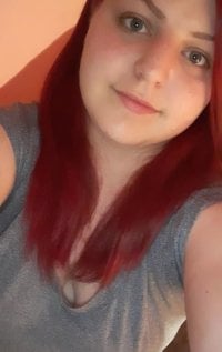 Elena_Georgiana76's Offline Chat Room