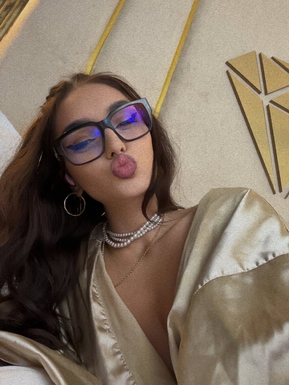 ArielInk's Offline Chat Room