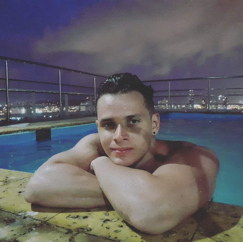 alex_b28 from stripchat