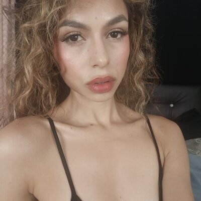 Karolgood3 Female Nylon Webcam Sex