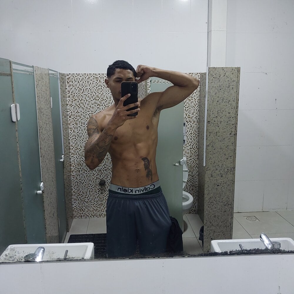 cirilopaupqueno from stripchat