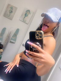Caramelicious@xh's Offline XXX Chat