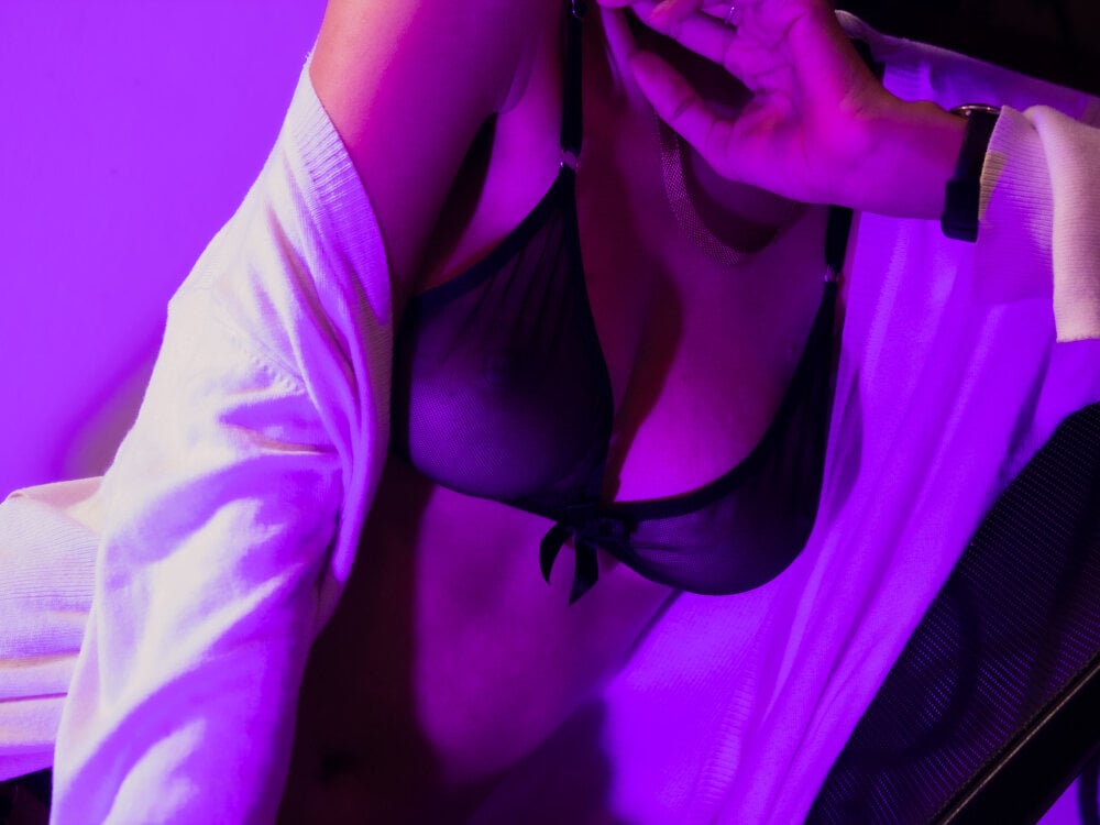 Cam girl ElaineStark