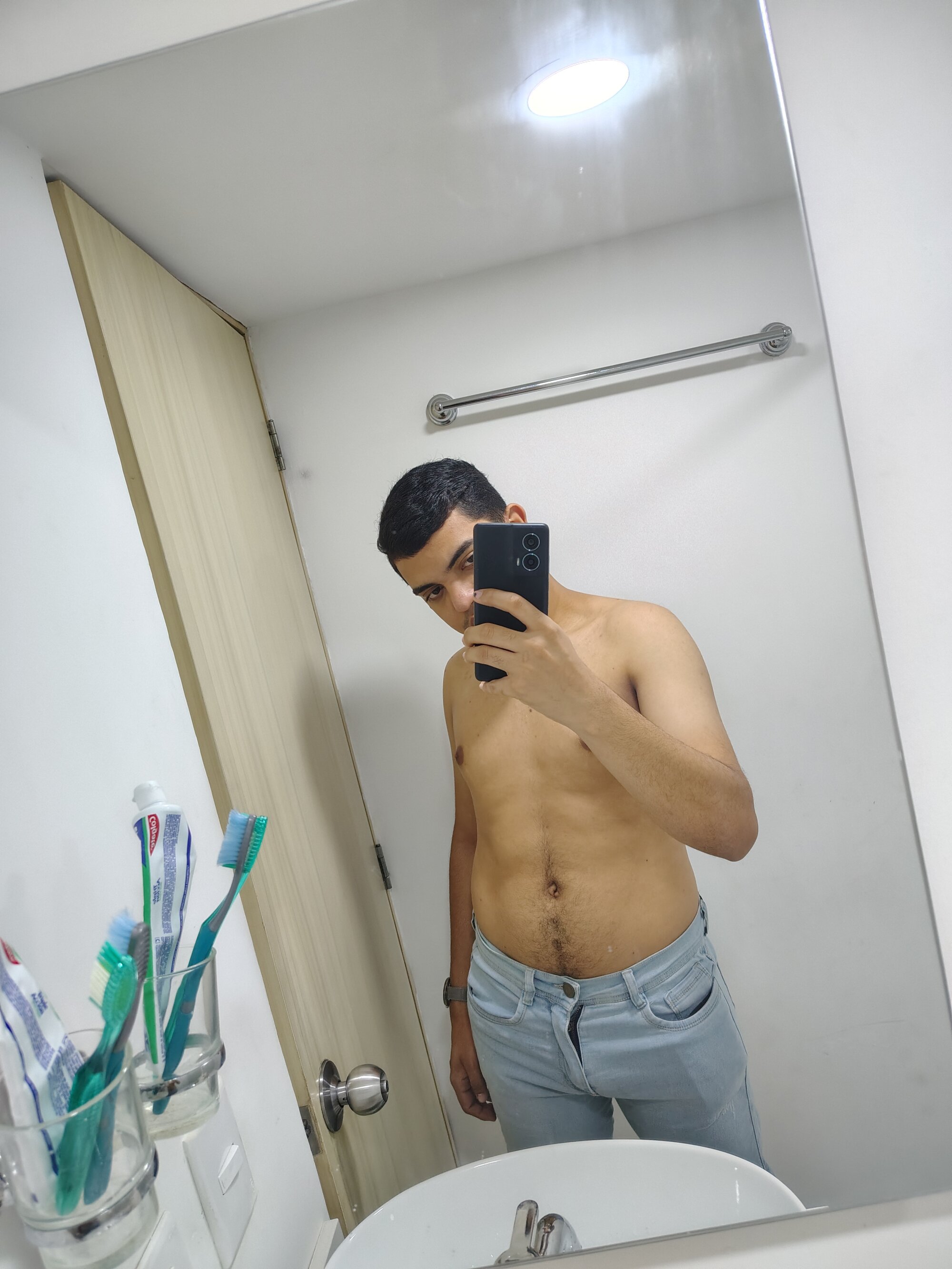 Lewis_hot04