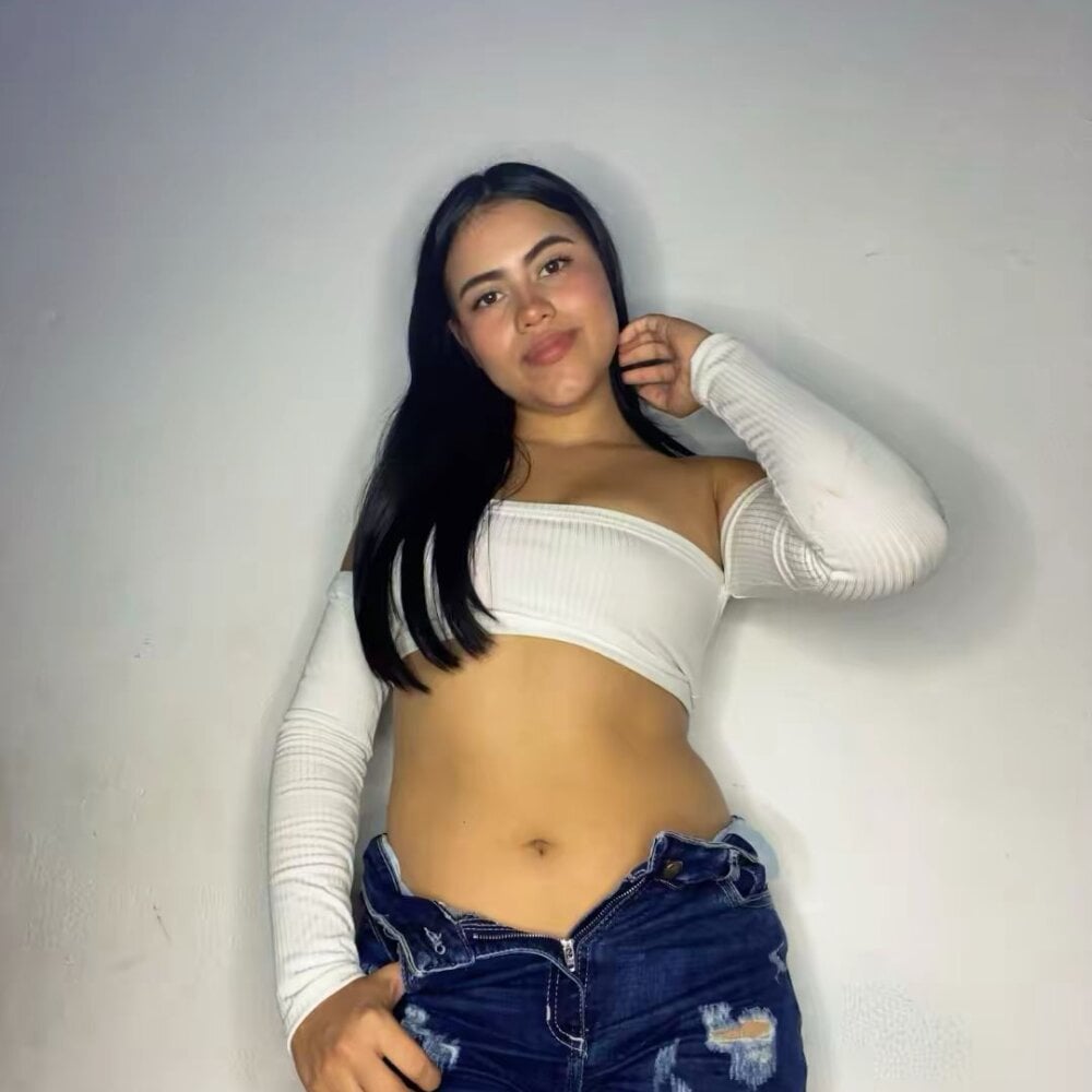 livesex.fan -adara- livesex profile in latino cams