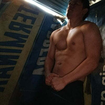 Cris1hian Live Cam on StripChat