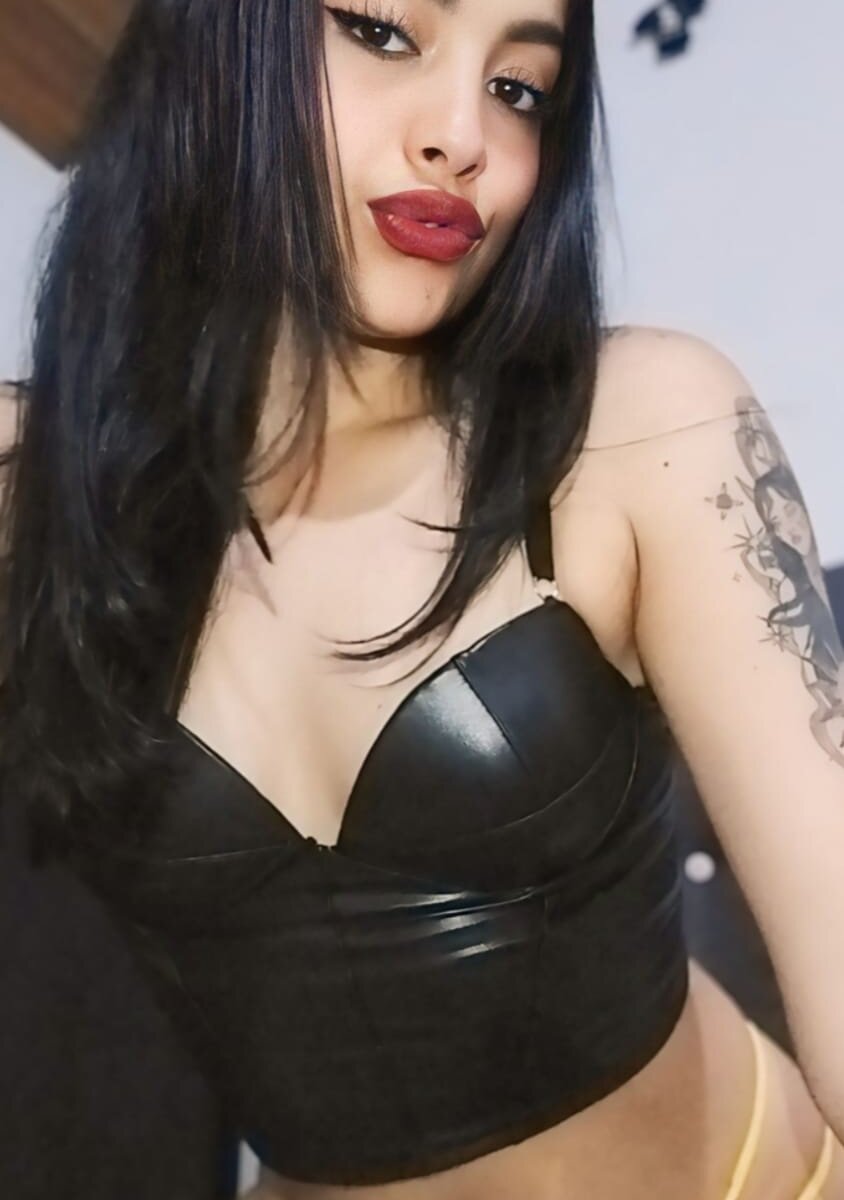 Caroliine_Collins