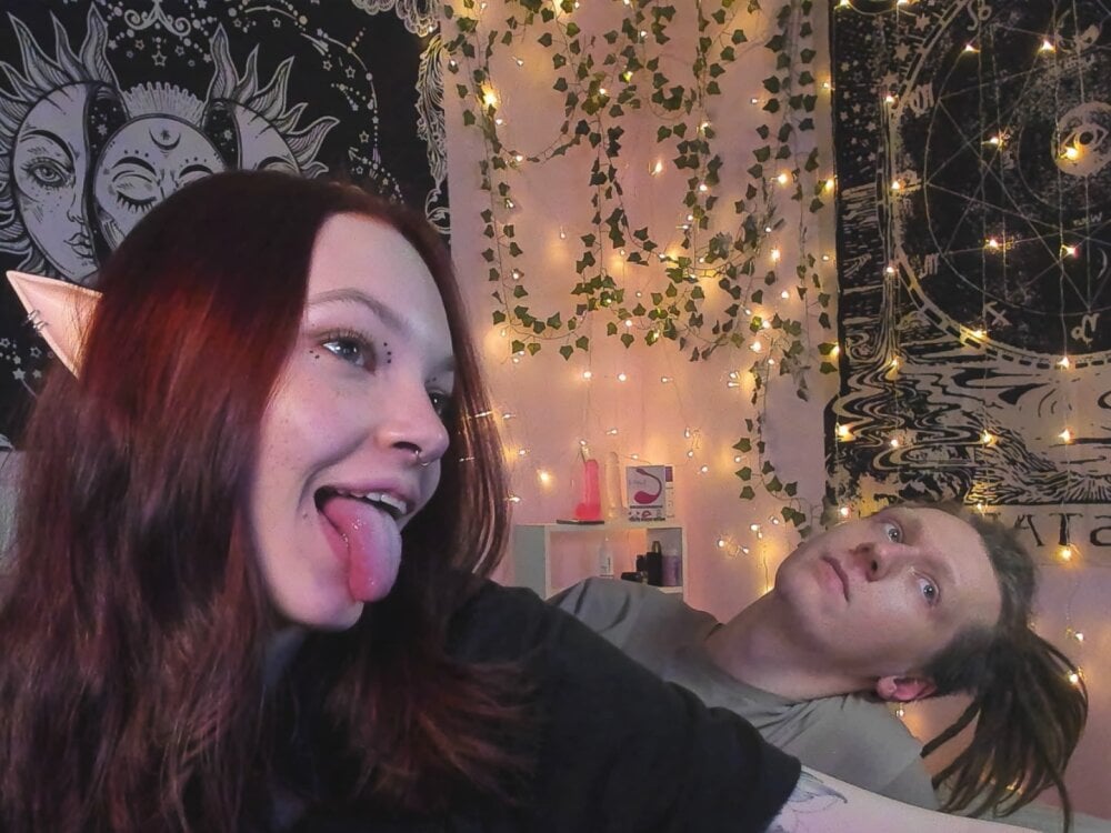 helen_moon's Offline XXX Chat