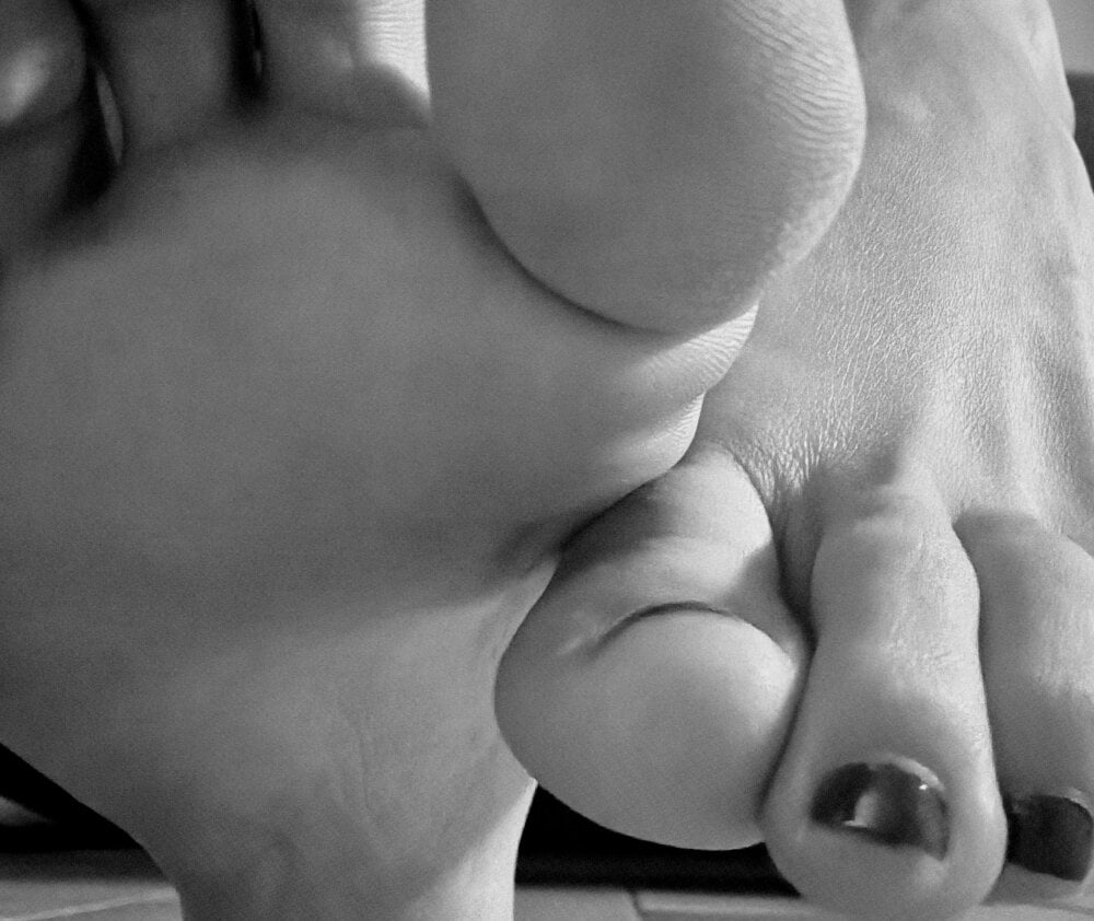 show2cam.com ladytalona livesex profile in hazel-eyes cams