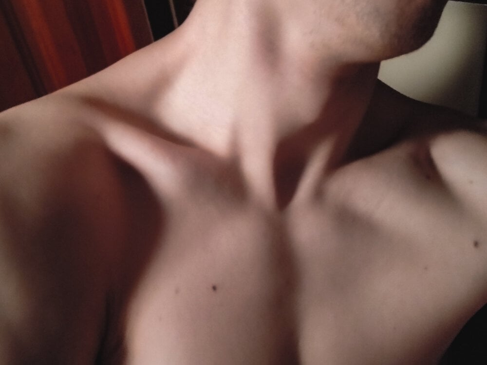 louistheneighbour from stripchat