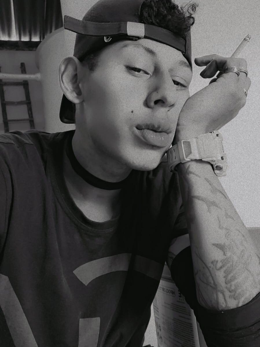 andrew_blackfire from stripchat