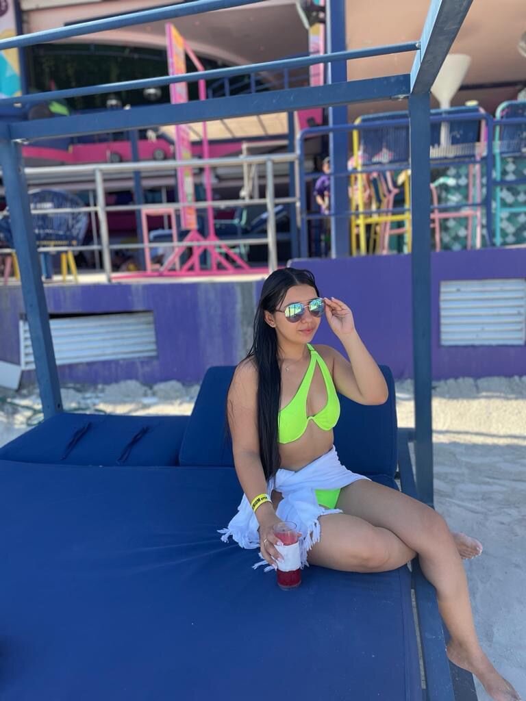 Sara_LatinLady