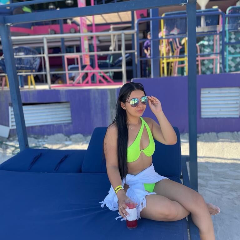 Sara_LatinLady
