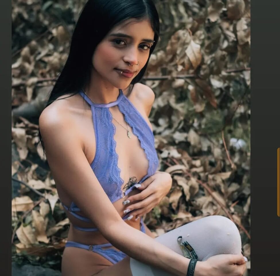 elivecams.com abismith livesex profile in in-neighboring-room cams