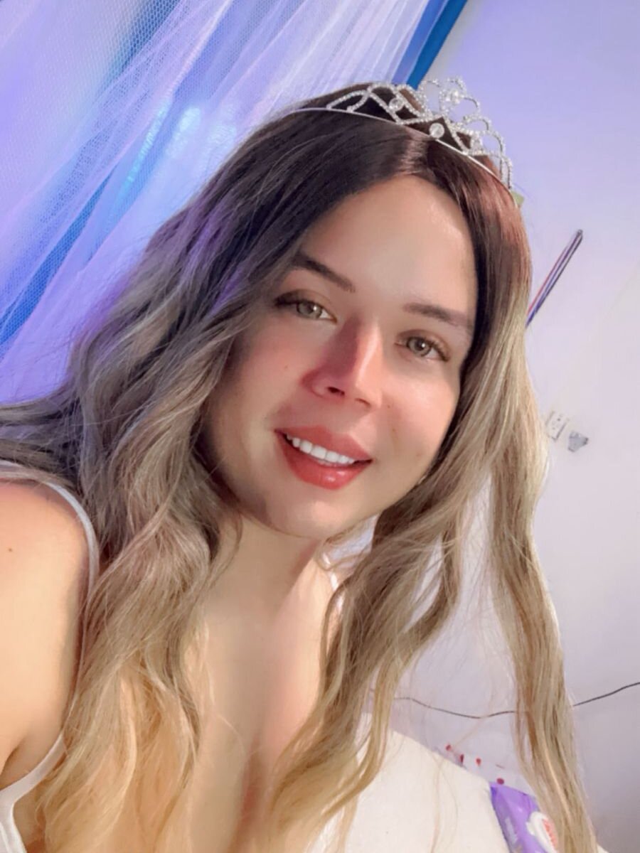 diana_gales from stripchat