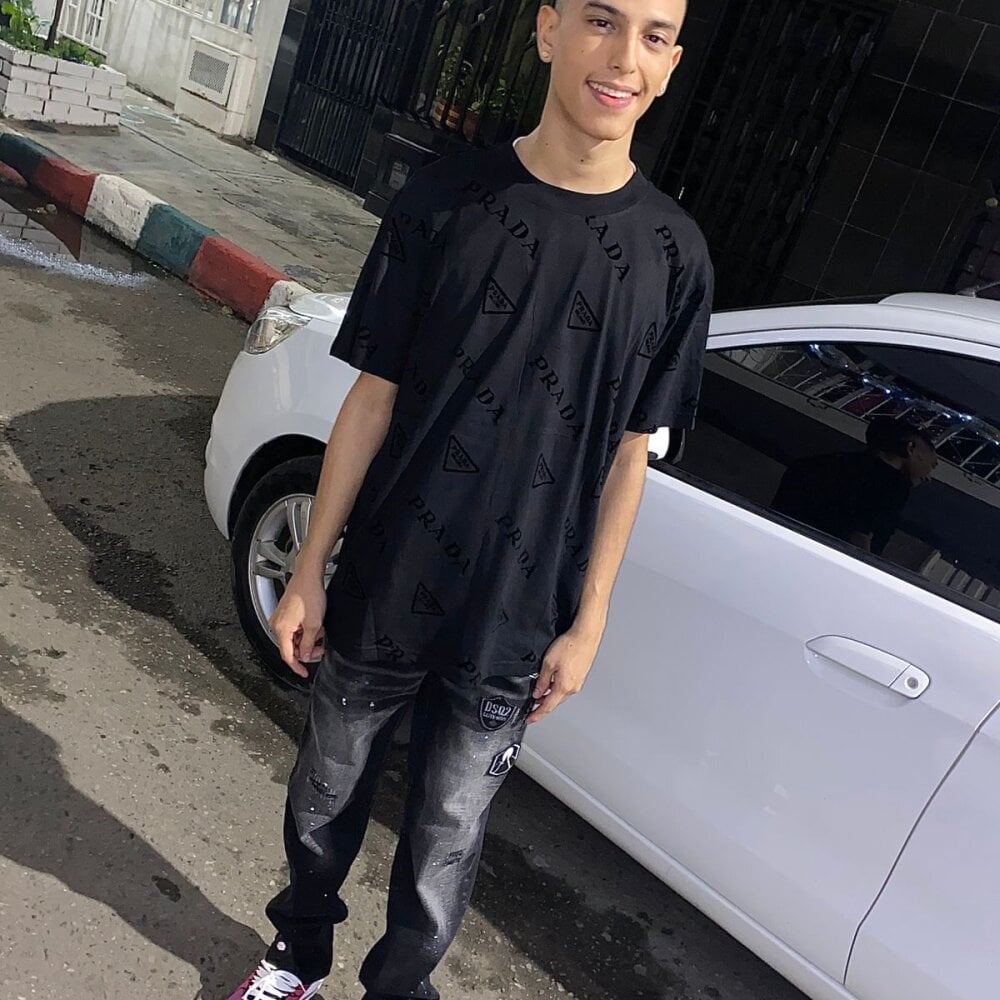 theo_hot02 profile