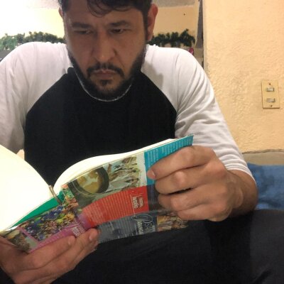 moshariyu33 from stripchat