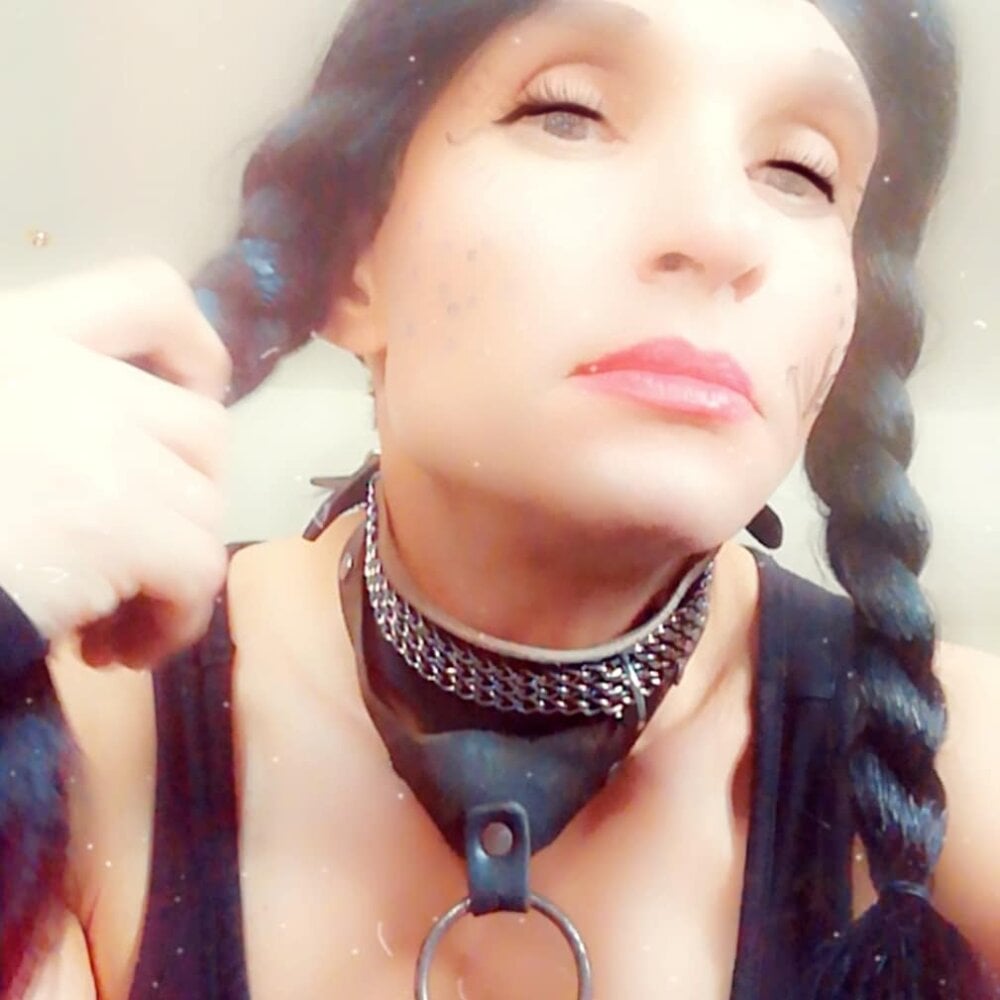 Sissy_naomi profile