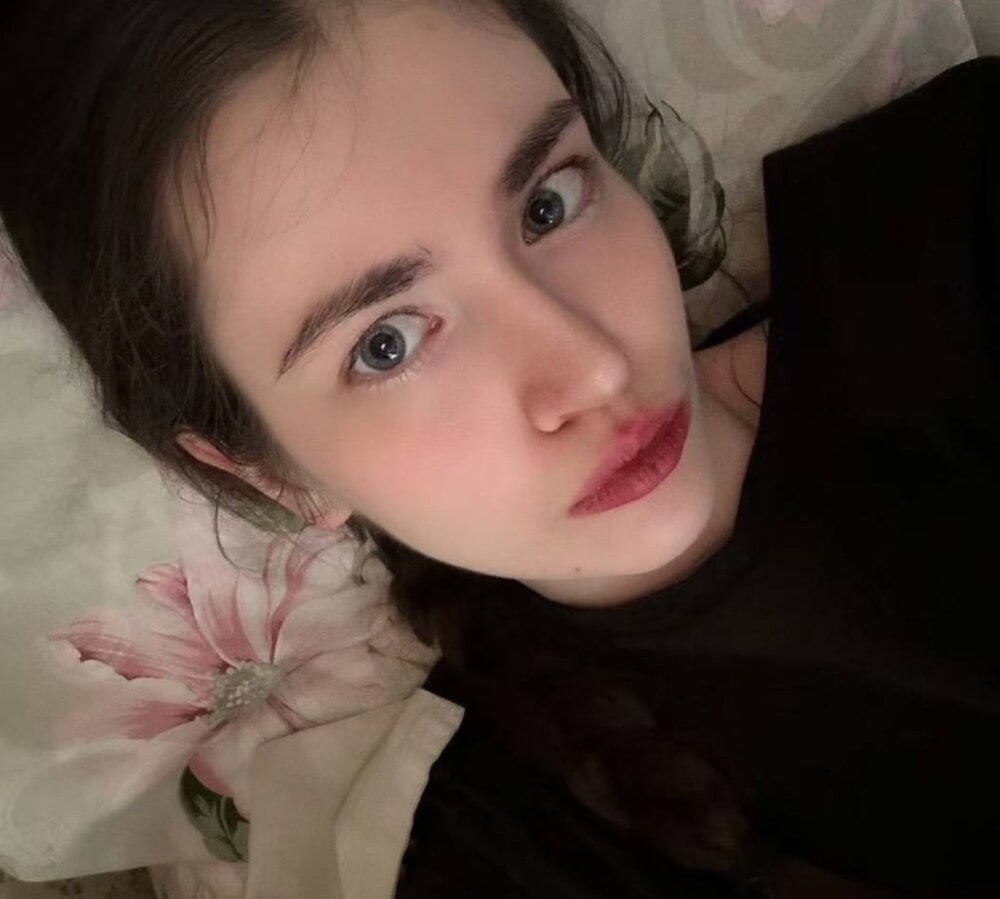 bellacatlovesmeat from stripchat