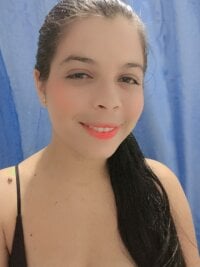 sofia_ferreria's Offline Chat Room
