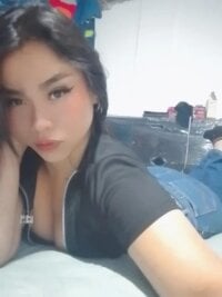 hinataleecs's webcam live show