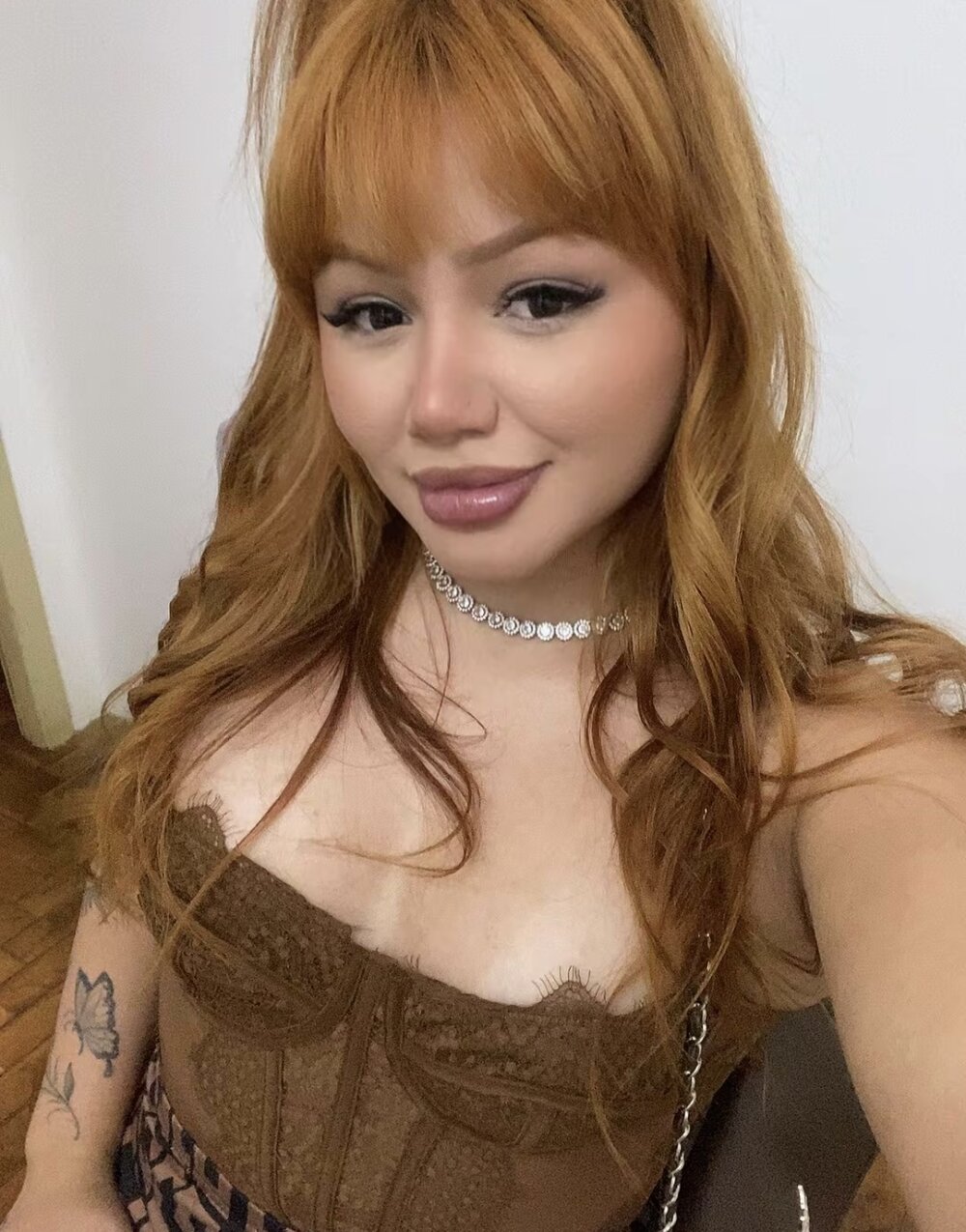 Isisbennett's Offline XXX Chat