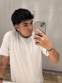 PrettyBoy_2412's webcam live show